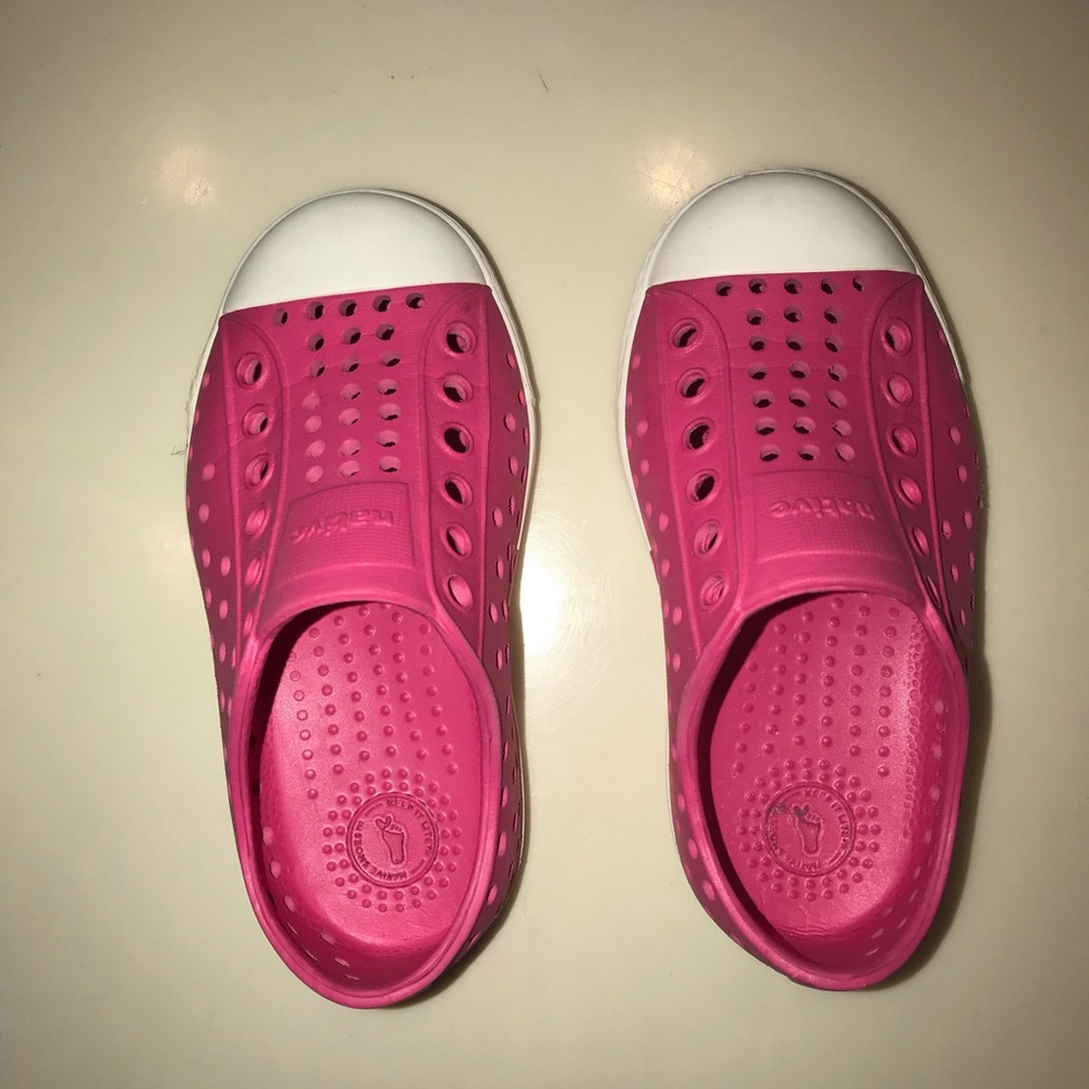 Natives girls pink